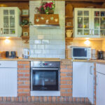Kuchnia z lodówką i piekarnikiem, Dom z Widokiem w Piwnicznej-Zdroju
