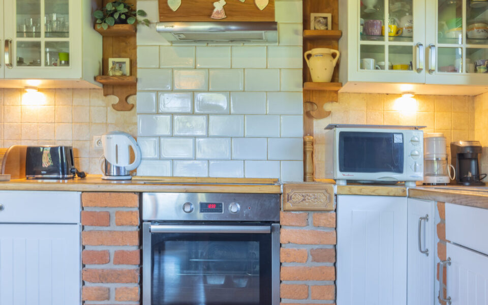 Kuchnia z lodówką i piekarnikiem, Dom z Widokiem w Piwnicznej-Zdroju
