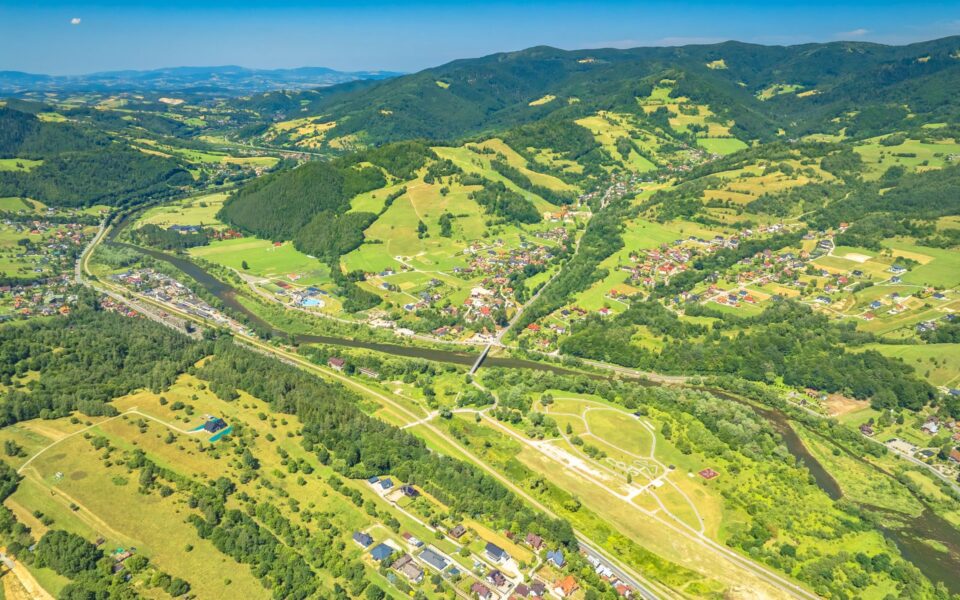Dolina Popradu latem, widok z drona