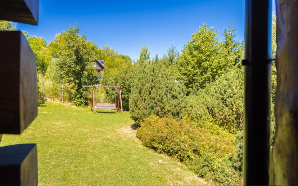 Widok z tarasu Domu z Widokiem na Beskid Sądecki